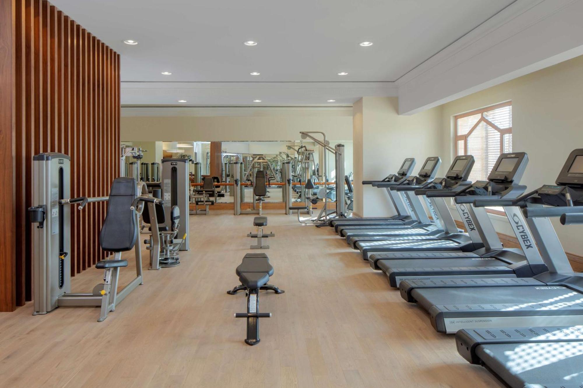 Отель Grand Hyatt Амман Экстерьер фото The gym at the hotel
