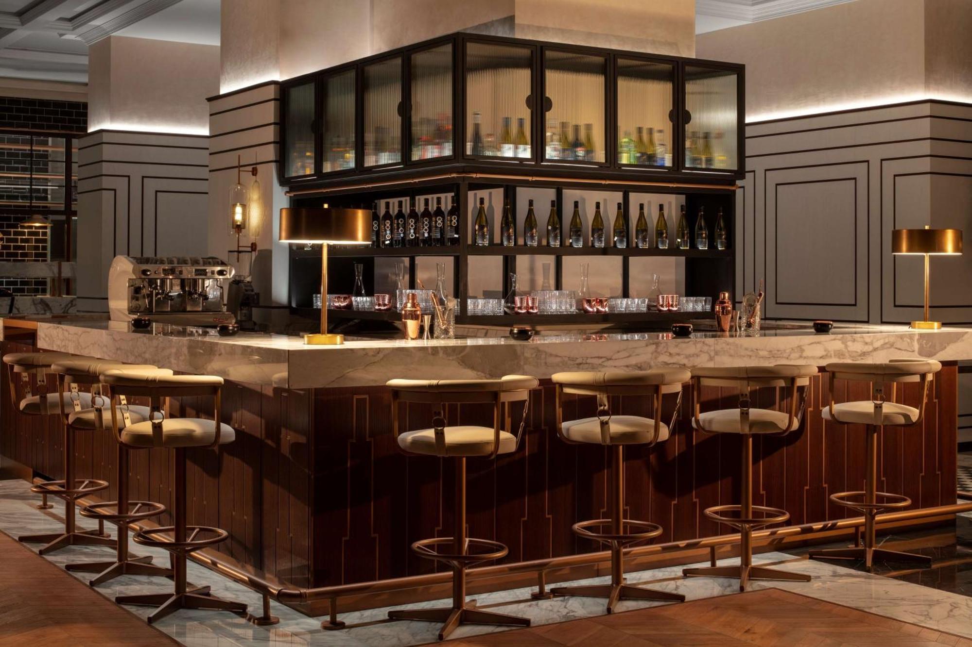 Отель Grand Hyatt Амман Экстерьер фото The bar at the Concourse