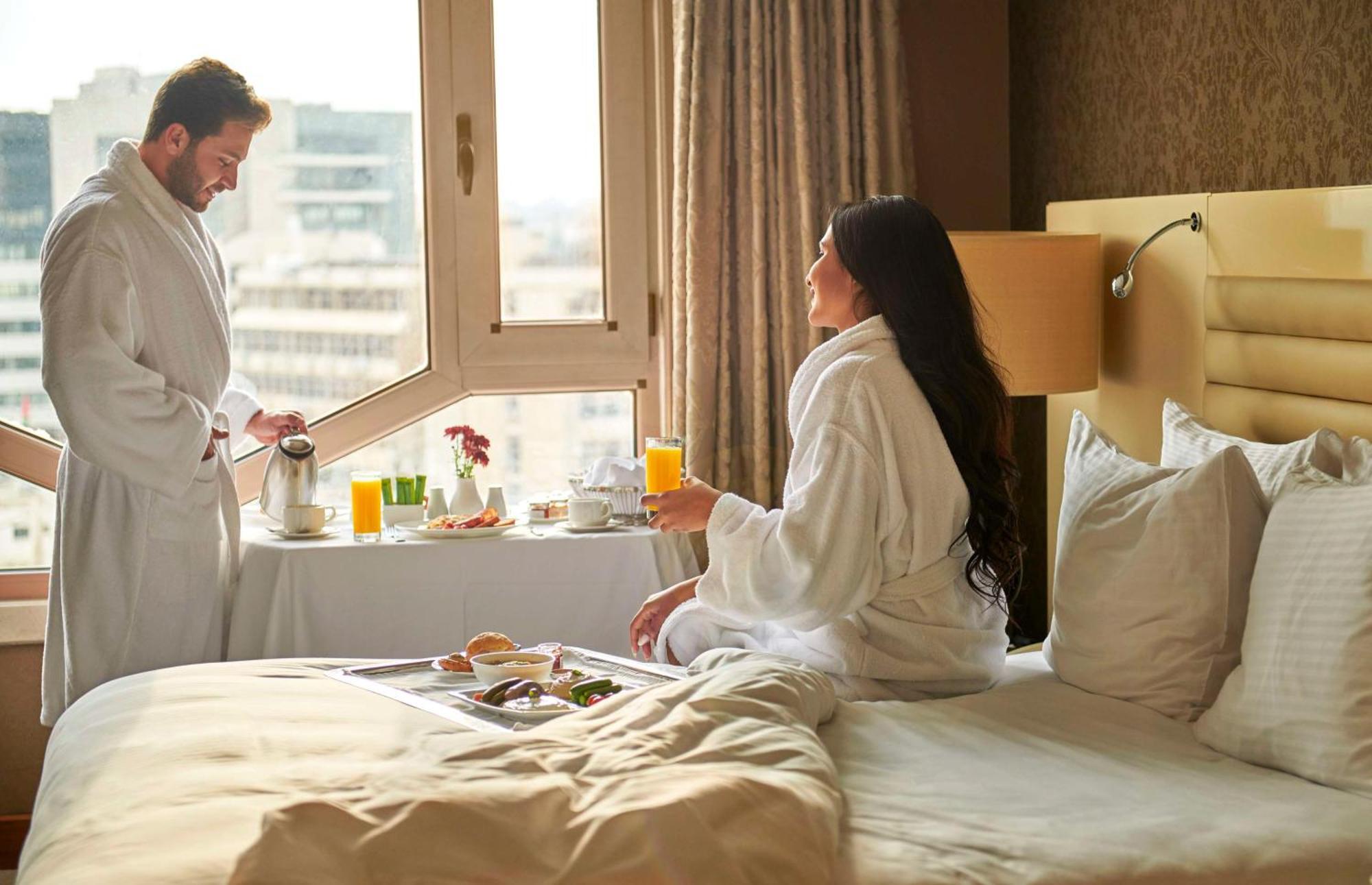 Отель Grand Hyatt Амман Экстерьер фото Room service